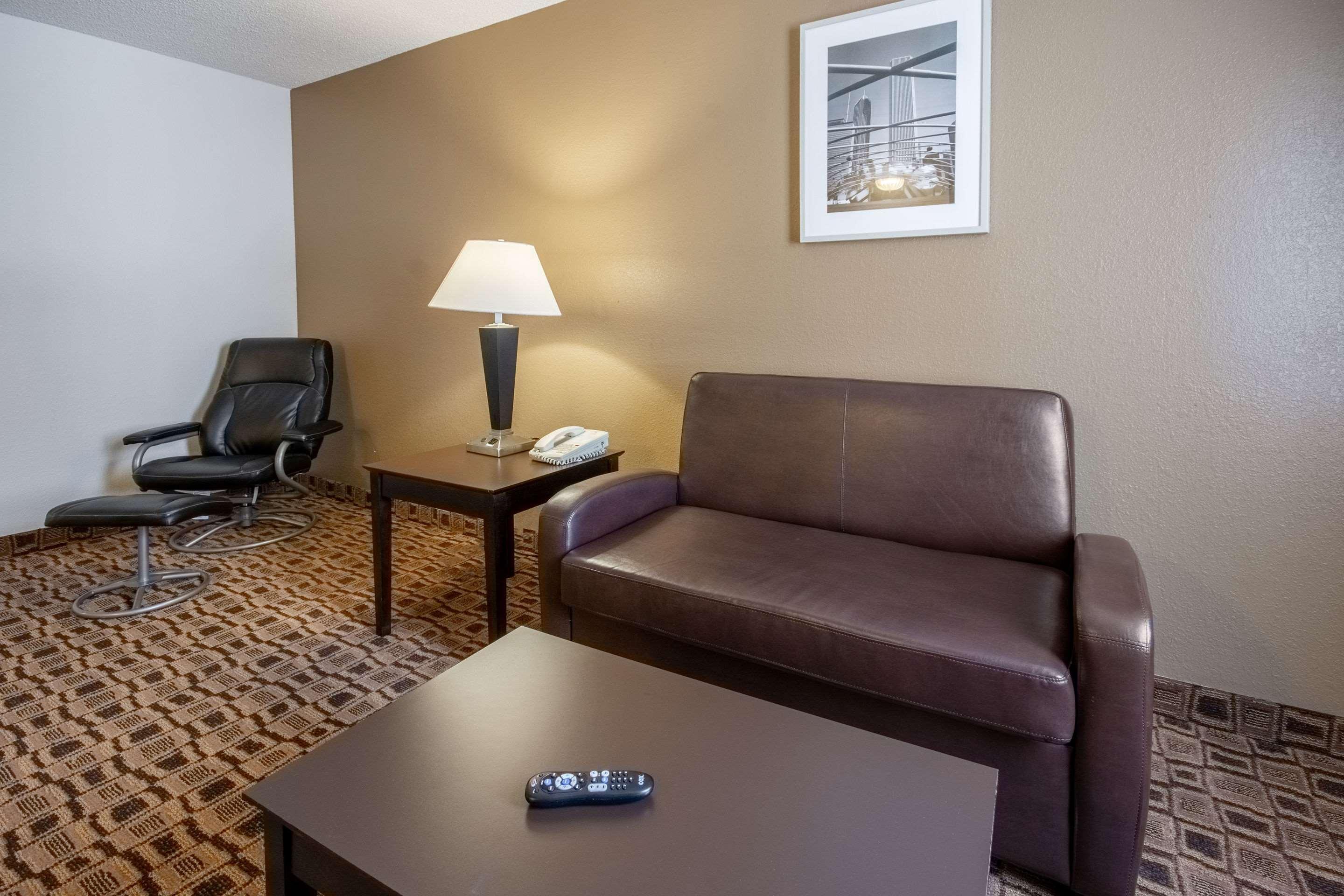 Coratel Plus Suites Wichita West Airport Eksteriør billede