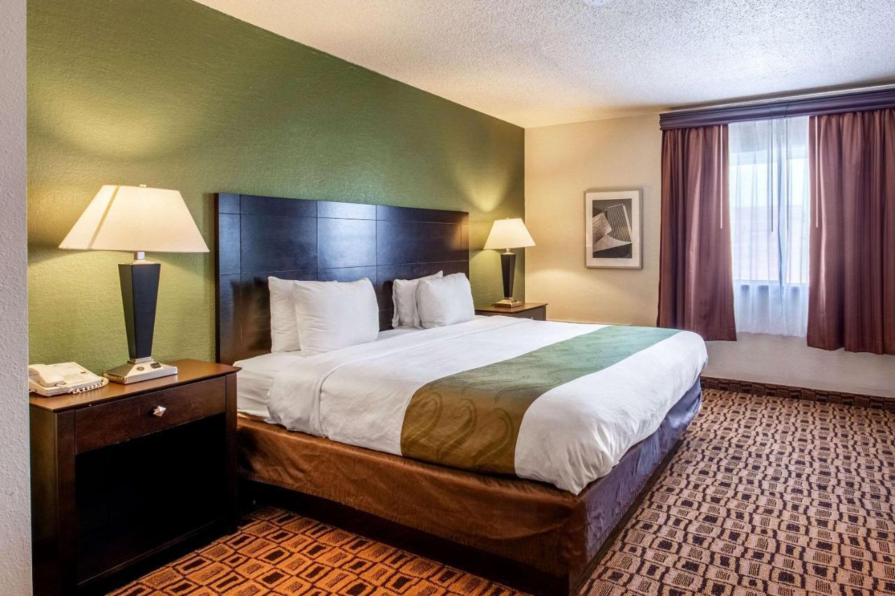 Coratel Plus Suites Wichita West Airport Eksteriør billede